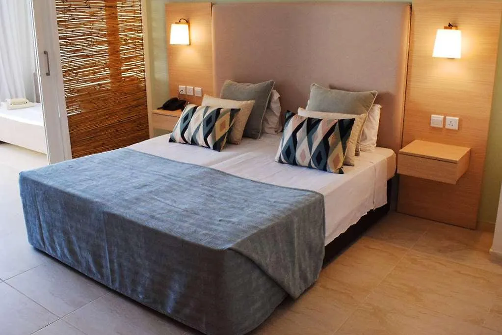 Ramada Hotel & Suites By Wyndham Αγία Νάπα