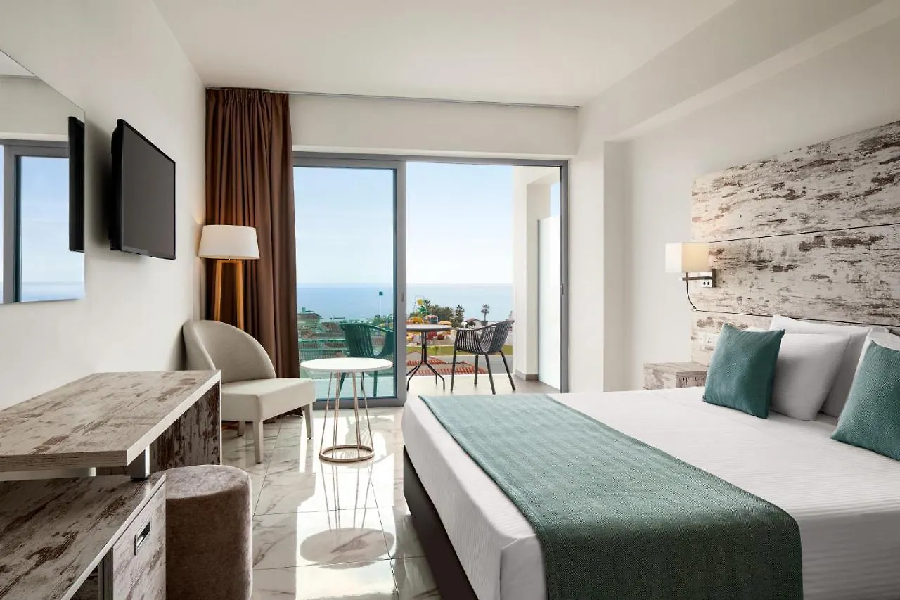 Ramada Hotel & Suites By Wyndham Αγία Νάπα