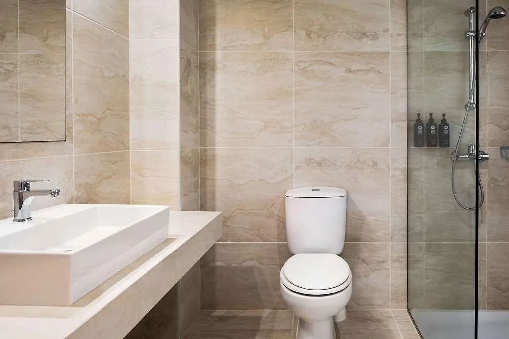Ramada Hotel & Suites By Wyndham Αγία Νάπα 4*,