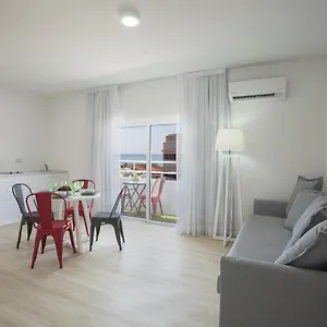 κάντε κράτηση εδώ