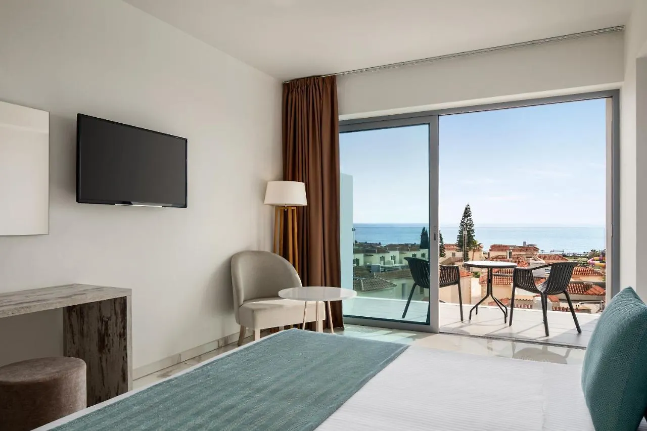 Ramada Hotel & Suites By Wyndham Айя-Напа
