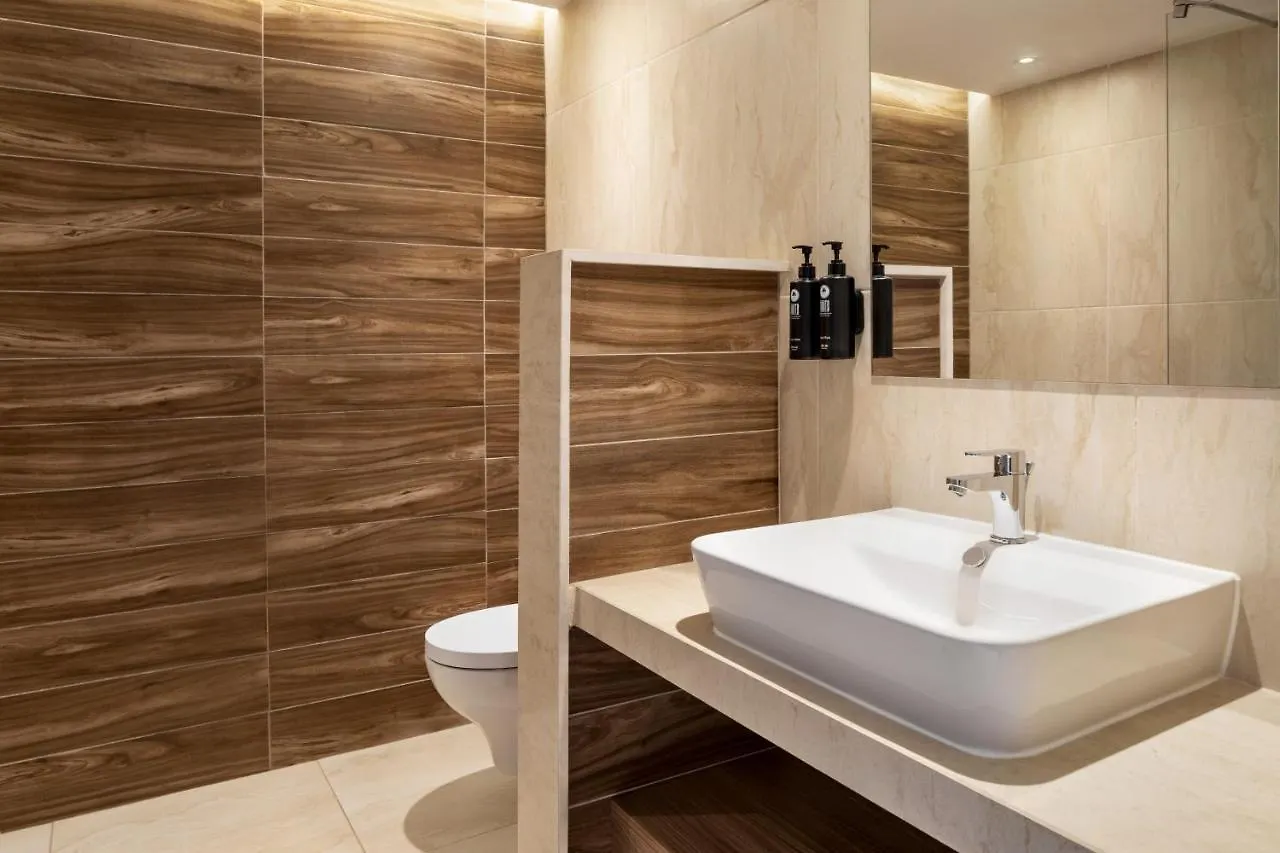 Ramada Hotel & Suites By Wyndham Айя-Напа