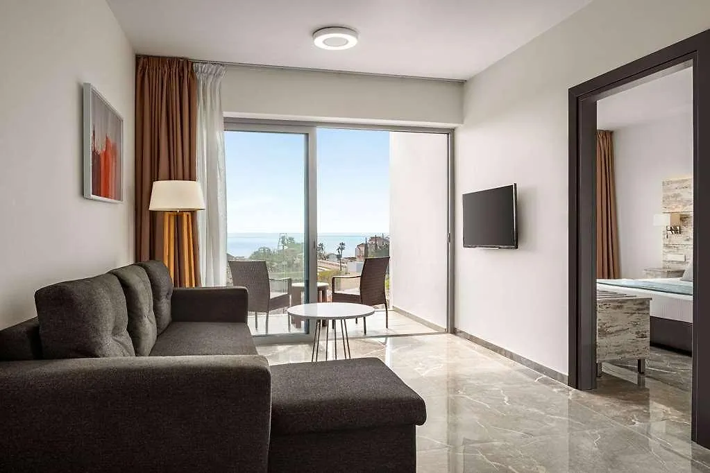 Ramada Hotel & Suites By Wyndham Айя-Напа